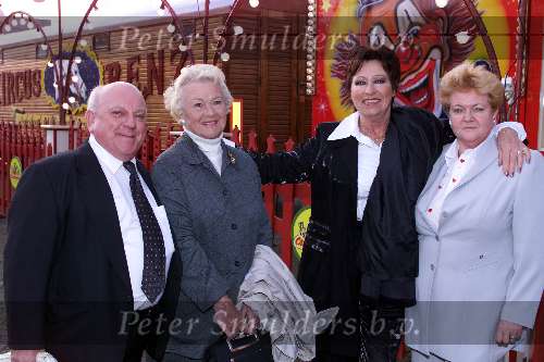 Breda, 18 april 2000
Premiere circus RENZ
Bas v Toor en vrouw, Annie de Reuver en