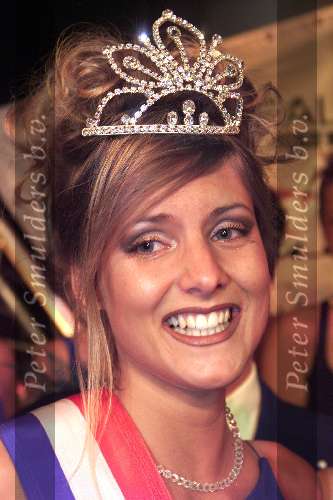 Gemert 8 april 2000
Miss Universe 2000
winnares Chantal v Roessel ( 25) uit Den Bosch hier samen met haar vriend