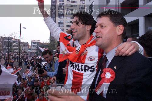 Eindhoven 30 april 2000
PSV landskampioen 1999-2000
Ruud v Nistelrooy en Frank Arnesen