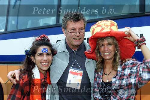 Arnhem, 26 april 2000
Nederland-Schotland, eindstand 0-0
Frits Korbach met enkel schotse dames