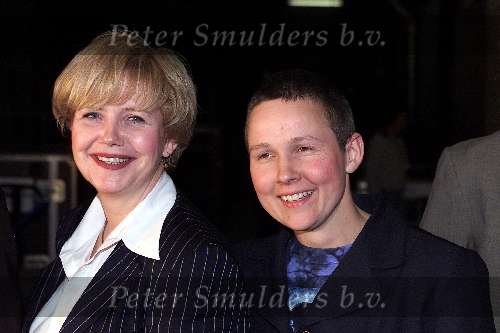 Hilversum 6 april 2000
EDISON uitreiking bij studio 22 in Hilversum.
Mathilde Santing met haar vriendin