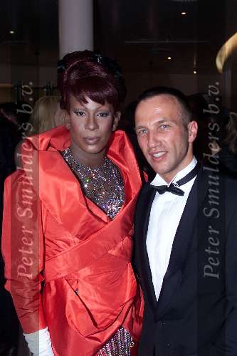 Scheveningen 17 april 2000
Uitreiking Musical Awards.
Nicky Nicole met vriend