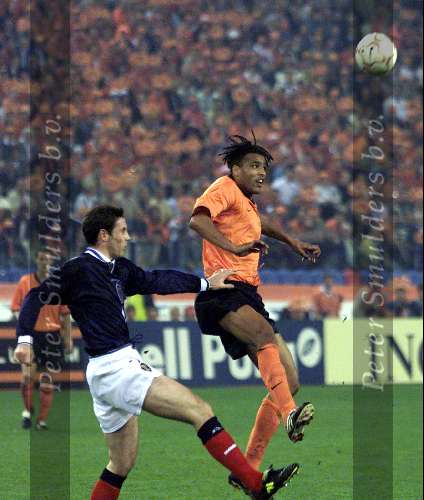 Arnhem, 26 april 2000
Nederland-Schotland, eindstand 0-0
Vriendschappelijk
Pierre v Hooijdonk