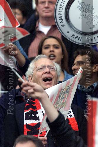 Eindhoven, 30 april 2000
PSV Landskampioen 
Feest na de wedstrijd PSV-RKC, eindstand 7-1
Burgemeester Rein Welschen