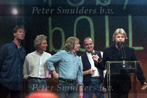 Hilversum 6 april 2000
EDISON uitreiking bij studio 22 in Hilversum.
Rob Bolland met Status Quo