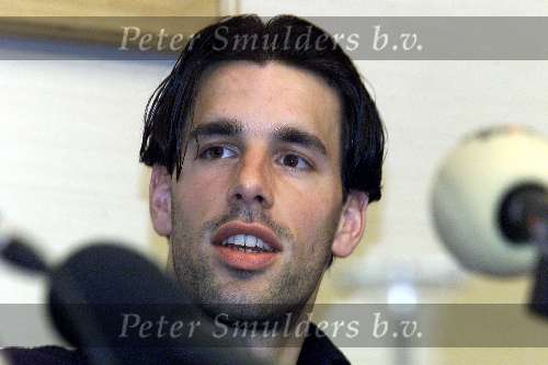 Eindhoven, 21 april 2000
Persconferentie Ruud v Nistelrooy nadat bekend is gemaakt dat hij gaat tekenen voor Manchester United
