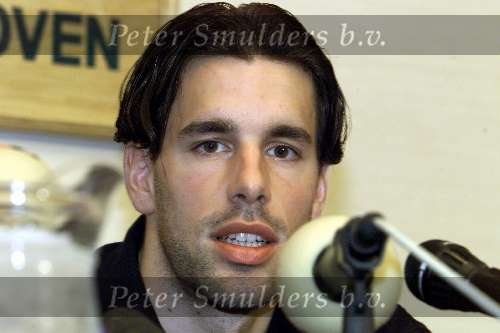 Eindhoven, 21 april 2000
Persconferentie Ruud v Nistelrooy nadat bekend is gemaakt dat hij gaat tekenen voor Manchester United