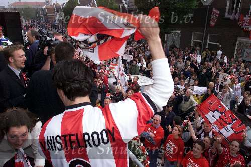 Eindhoven 30 april 2000
PSV landskampioen 1999-2000
Ruud v Nistelrooij op de boerenkar