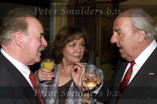 Rotterdam 3 maart 2000
Gerrit den Braber avond.
v.l.n.r. Dr Bob Smalhout, Therese Steinmetz en Willem Duys