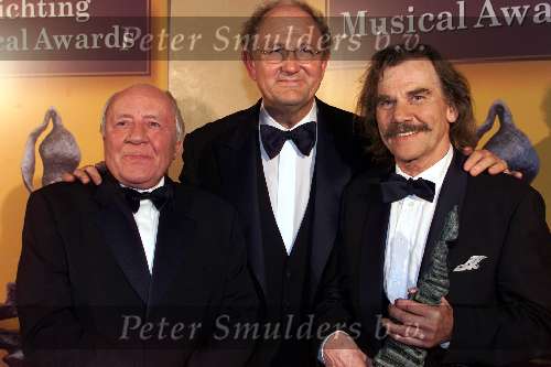 Scheveningen 17 april 2000
Uitreiking Musical Awards.
vlnr Johnny Kraaykamp Sr., Joop vd Ende en prijswinnaar Willem Nijholt.