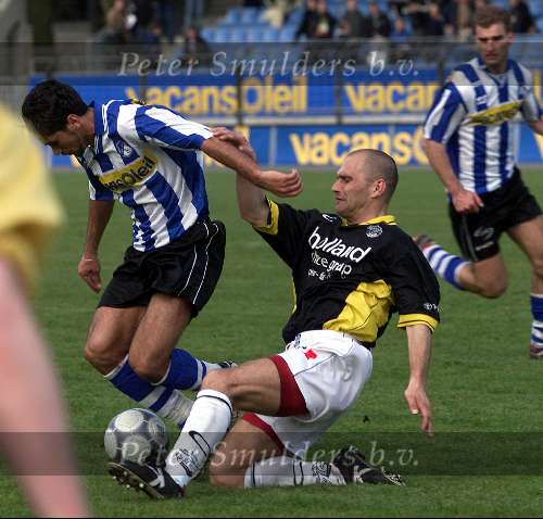 Eindhoven, 28 april 2001
Wedstrijd tussen EVV Eindhoven -FC Den Bosch, eindstand 2-2.
v.l.n.r.: Bouarfa Yahiaoui