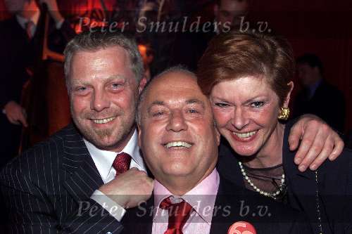 Amsterdam, 11 april 2001
Feest t.g.v. 60 jarige JOOP BRAAKHEKKE
Joop Braakhekke met z\\\'n ex-vriend en ex-vriendin