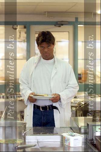 Amsterdam 15 april 2001
Menno Buch werkend in de keuken van het  Polakhuis.
Werkstraf