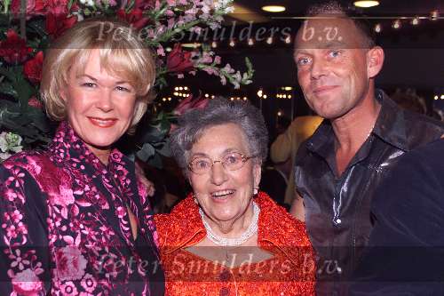 Amsterdam, 11 april 2001
Feest t.g.v. 60 jarige JOOP BRAAKHEKKE
moeder Joop Braakhekke met Sheila de Vries
