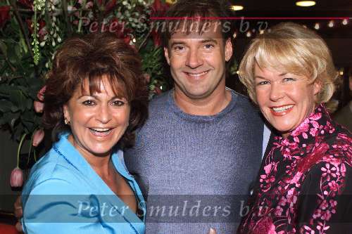 Amsterdam, 11 april 2001
Feest t.g.v. 60 jarige JOOP BRAAKHEKKE
Christine Kroonenberg, Sheila de Vries en Gerard Joling