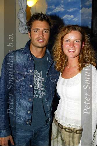 Rotterdam 13 april 2002
TMF Awards in ahoy
Annete Barlo met baywatch acteur David  Charvet