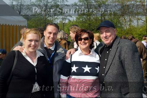 Kaatsheuvel 21 april 2002
50 jarig bestaan van de efteling en premiere show Hans Klok.
CasSpijkers met gezin
