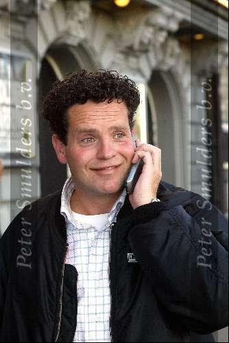 Amsterdam 13 april 2002
Concert gordon in Carre
Dirk Zeelenberg met gsm