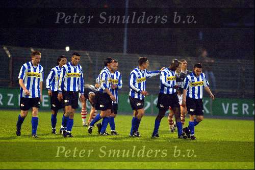 Eindhoven 19 April 2002
EVV Eindhoven-SC Emmen, eindstand 1-1
Wellens Ayaz, Mihci, Laponder,Jacobs, Jongepier, v Kallen en Temrukov