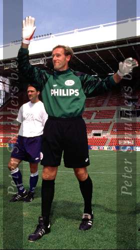 Hans v Breukelen bij oud PSV links van hem Berry v Aerle
1995