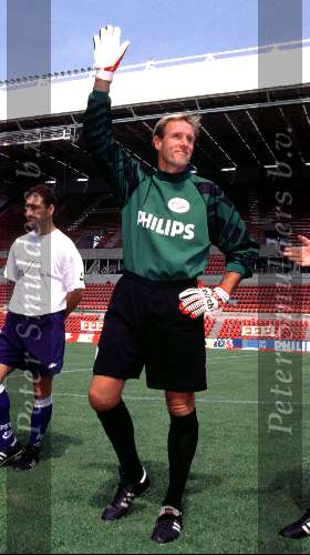Hans v Breukelen bij oud PSV links van hem Berry v Aerle
1995