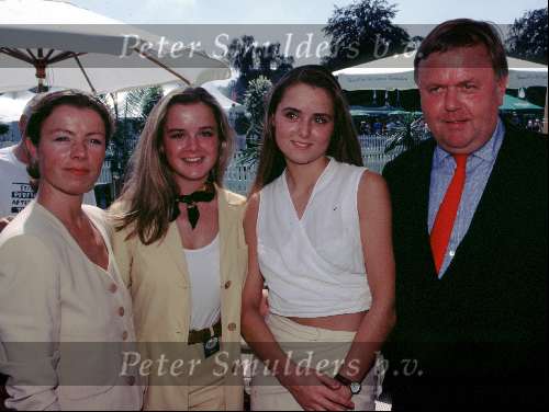 Harry Mens met zijn gezin in 1996