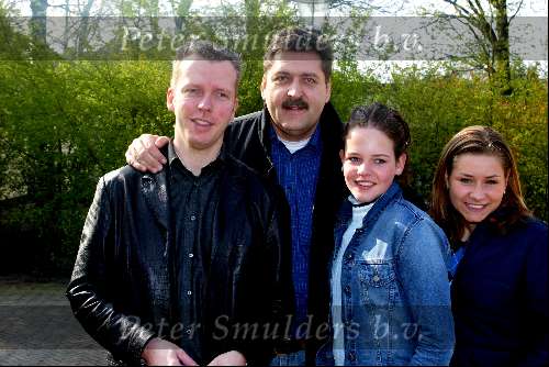 Kaatsheuvel 21 april 2002
50 jarig bestaan van de efteling en premiere show Hans Klok.
Henk Krol met vriend