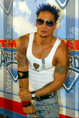 Rotterdam 13 april 2002
TMF Awards in ahoy
Jive Jones
Met tatoeage