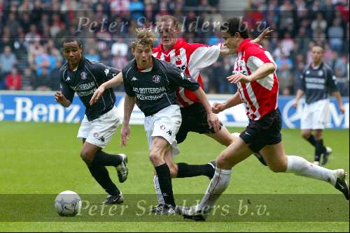 Eindhoven 15 maart 2002
PSV-Feyenoord
Jon Dahl Tomasson en Kasper Bogelund