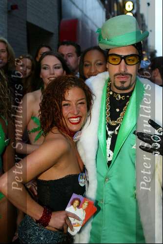 Amsterdam 23 april 2002
Premier Ali G in Pathe de Munt.
Ali G  en Katja Schuurman