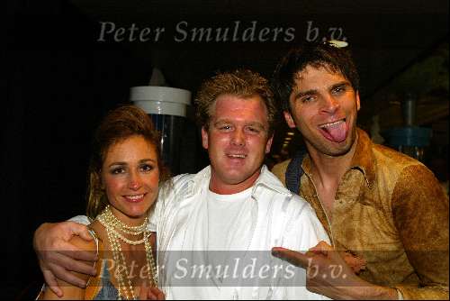 Rotterdam 13 april 2002
TMF Awards in ahoy
Kenneth Verstraelen en Wendy v Dijk en Xander De Buisonje van Volumia