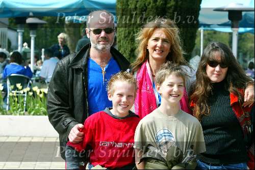 Kaatsheuvel 21 april 2002
50 jarig bestaan van de efteling en premiere show Hans Klok.
Leonie Jansen met gezin