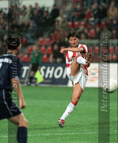 Eindhoven, 3oktober 1998
PSV-Fortuna SC, eindstand 2-0
Luc Nilis scoort in de 44e minuut van de eerste helft 1-0