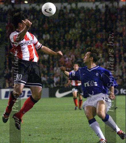 Eindhoven, 28 September 1999
Wedstrijd uit de voorronde van de CHAMPIONS-League tussen PSV & Glasgow Rangers, eindstand 0-1
Luc Nilis koppend