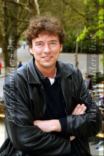 Amsterdam 13 april 2002
Presentatie van de nieuwe ziekenhuis serie Trauma24/7
Marc Klein Essink