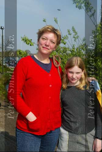 Kaatsheuvel 21 april 2002
50 jarig bestaan van de efteling en premiere show Hans Klok.
Maya Eksteen met dochter