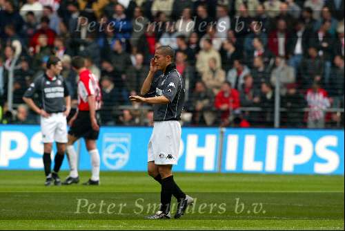 Eindhoven 14 april 2002
PSV-Feyenoord 2-0
Ono geblesseerd
