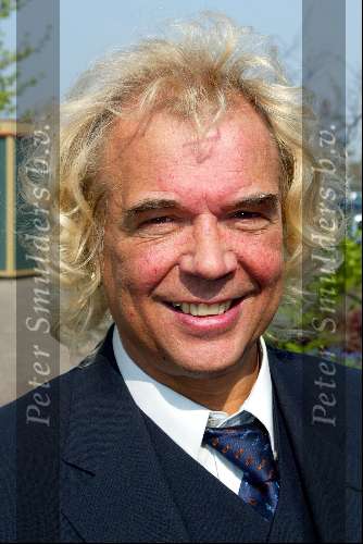 Kaatsheuvel 21 april 2002
50 jarig bestaan van de efteling en premiere show Hans Klok.
Peter Tettero oud zanger van Tee Set