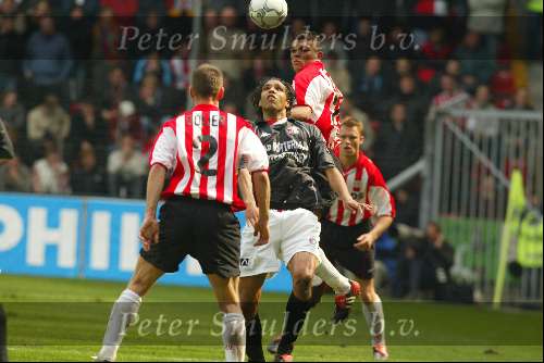 Eindhoven 14 april 2002
PSV-Feyenoord 2-0
Pierre v Hooijdonk en Wilfred Bouma
