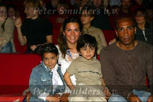 Kaatsheuvel 21 april 2002
50 jarig bestaan van de efteling en premiere show Hans Klok.
Orlando Trustful en Quincy Trustful met kinderen