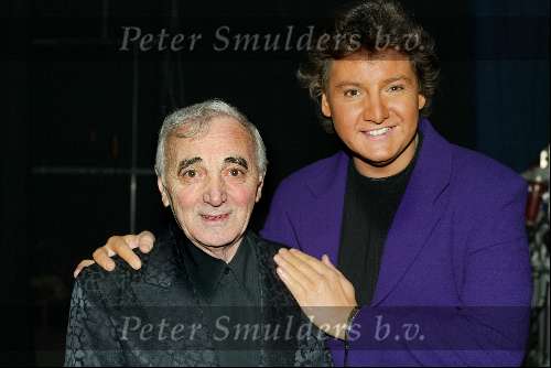 Amsterdam 18 decmber 2001
Opnames van de oudejaarsloterij van de Staatsloterij.
Rene Froger met Charles Aznavour