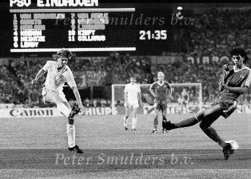 Stuttgart, 25 mei 1988
Wim Kieft
Finale EC I PSV-Benfica, eindstand 0-0
PSV wint na strafschoppen