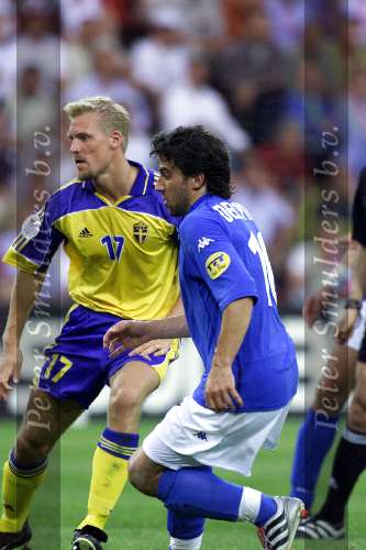 19 juni 2000
Italie-Zweden in het PSV stadion.
Del Piero in duel met Johan Mjallby