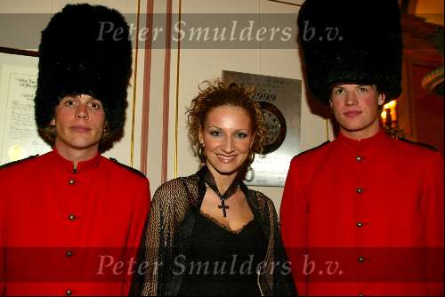 Amsterdam 8 april 2003
Premiere Johnny English. feest in hotel l\\\'europe
denise vengaboys