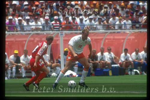 Dennis Bergkamp spelend voor het Nederlands elftal in USA 1994