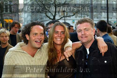 Amsterdam 16 april 2003
premiere van god los.
dirk zeelenberg met vriendin en rene mioch