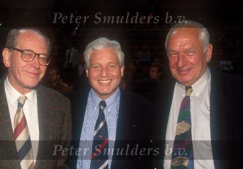 Dr. Velzeboer en Dr. Carel v d Brekel
alle drie clubartsen van PSV en Cees Rein v d Hoogenband