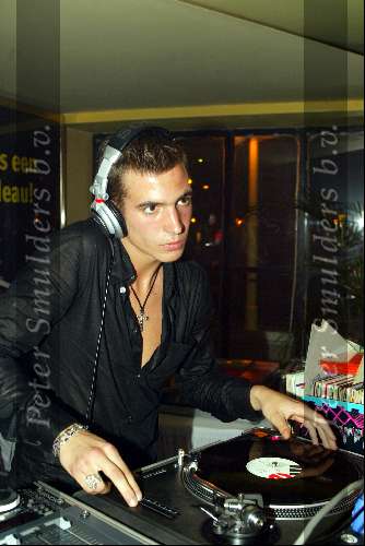 Amsterdam 16 april 2003
premiere van god los
Egbert Jan Weeber als dj