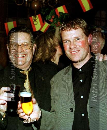Erwin Koeman met zijn zaakwaarnemer Ger Lagendijk
Oosterbeek 30 januari 2001