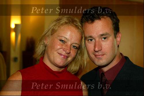 Bussum 25 april 2003
presentatie boek willem Ruis
eva ruis met vriend